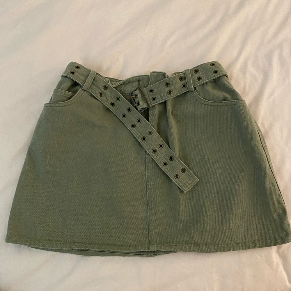 Forever 21 Green Skirt with Belt - Picture 5 of 6
